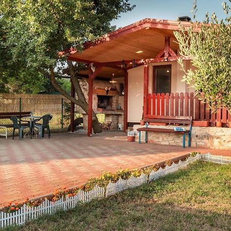 Вилла Funny House Пула Экстерьер фото